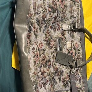 Oscar de la Renta Floral Travel Bag - Gray and Pink